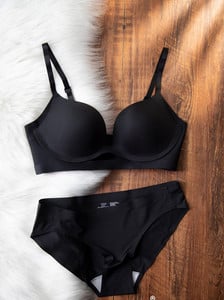 Naiste kaheosaline aluspesukomplekt – õmblusteta