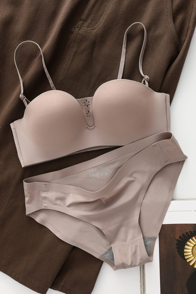 Bešavno žensko donje rublje - set grudnjaka ili gaćica