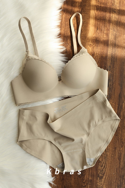 Naiste õmblusteta pitsrinnahoidja reguleeritavate rihmade ja kaheosalise komplektiga