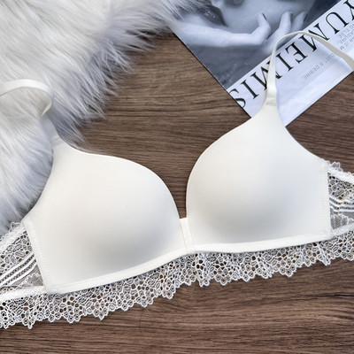 Moteriška besiūlė liemenėlė su reguliuojamais petnešėlėmis