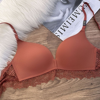 Moteriška besiūlė liemenėlė su reguliuojamais petnešėlėmis