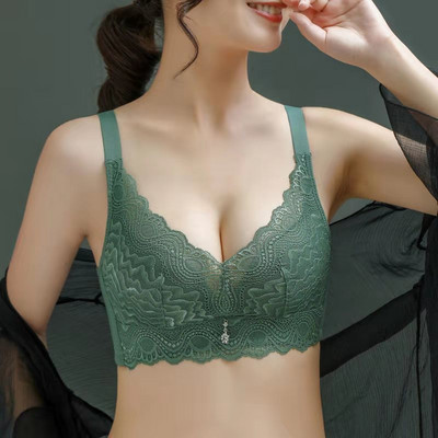 Intymūs moteriški apatiniai su nėriniais – liemenėlė arba komplektas