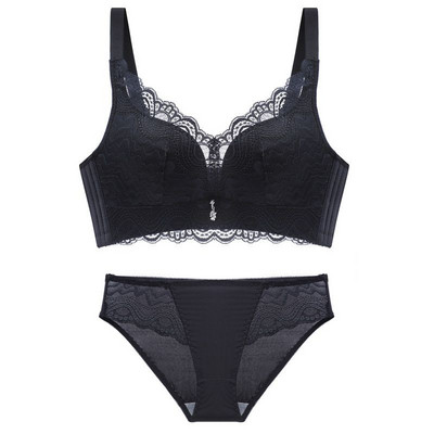 Intymūs moteriški apatiniai su nėriniais – liemenėlė arba komplektas