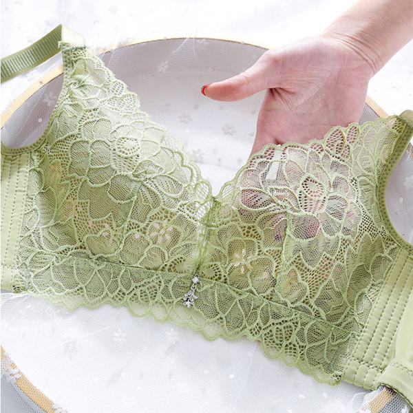 Γυναικείο δαντελένιο σουτιέν με επένδυση και φαρδιές ρυθμιζόμενες τιράντες