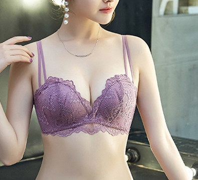 Moteriška nėriniuota liemenėlė su tvirtu kaušeliu ir paminkštinimu