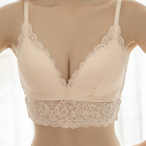 Moteriška nėriniuota liemenėlė ir bikinio rinkinys