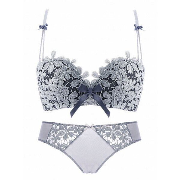 Modernus moteriškas dviejų dalių intymus komplektas