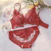 Lenjerie intimă de damă - set sutien și chiloți