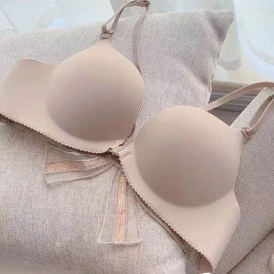 Naiste rinnahoidja esikinnituse ja polstriga