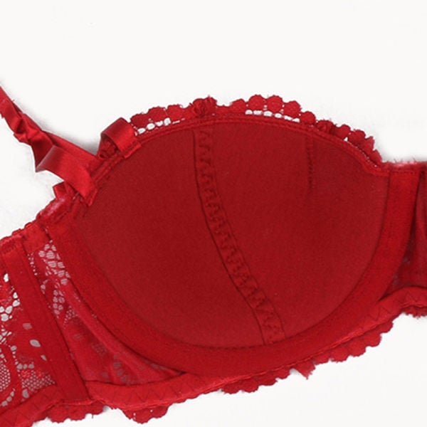 Dviejų dalių moteriškas liemenėlės ir apatinio trikotažo komplektas su nėriniais ir kaspinu