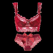 Modern női fehérnemű - egy szett két darab melltartóból és egy szalagos bikiniből