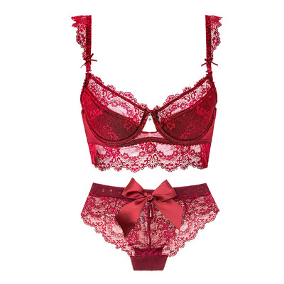 Modern női fehérnemű - egy szett két darab melltartóból és egy szalagos bikiniből
