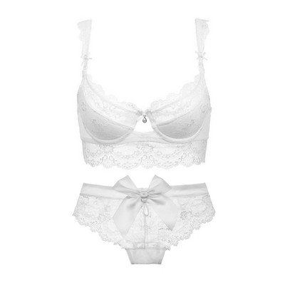 Modern női fehérnemű - egy szett két darab melltartóból és egy szalagos bikiniből