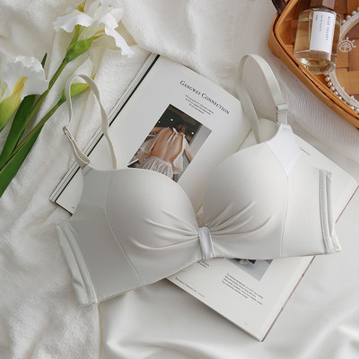 Moteriška liemenėlė su paminkštinimu ir liftingo efektu