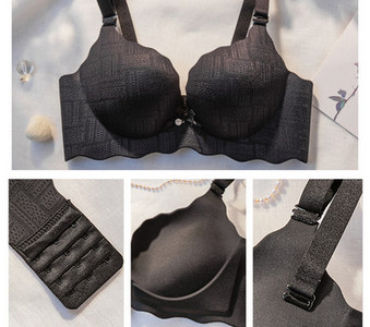 Varrat nélküli női melltartó szalaggal