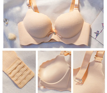 Varrat nélküli női melltartó szalaggal