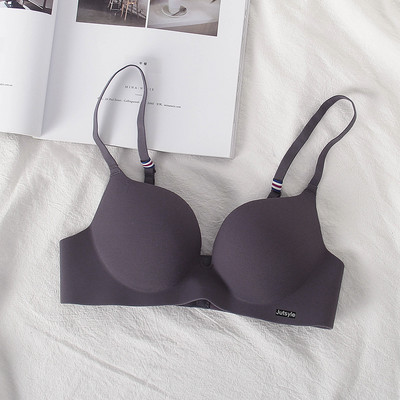 Õmblusteta aluspesu puhas mudel - rinnahoidja või komplekt bokseritega