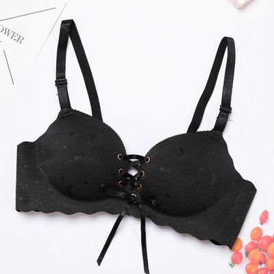 Moteriška liemenėlė su paminkštinimu ir raišteliais