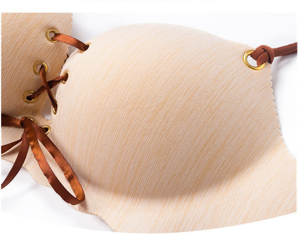 Moteriška liemenėlė su paminkštinimu ir raišteliais