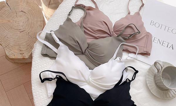 Intiimne naiste õmblusteta aluspesu kaheosaline rinnahoidja ja aluspükste komplekt