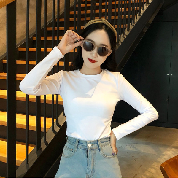 Palaidinė ilgomis rankovėmis ir ovalia iškirpte