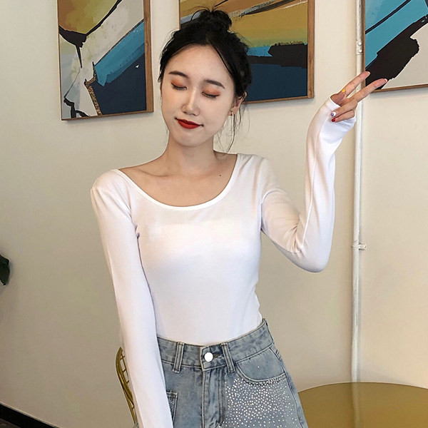 Moteriška pavasario-rudens palaidinė su ovalia iškirpte