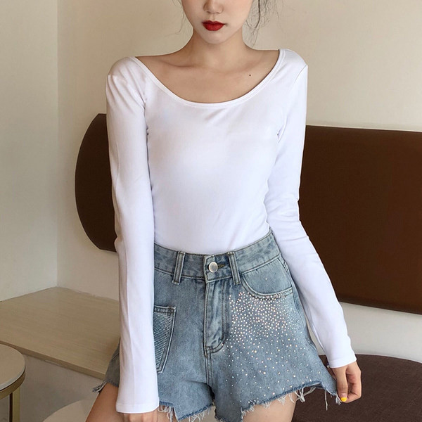 Moteriška pavasario-rudens palaidinė su ovalia iškirpte