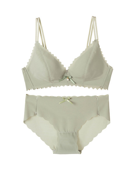 Paelaga intiimne naistepesu - komplekt või rinnahoidja