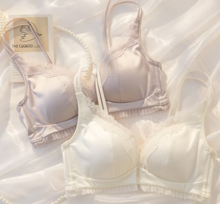 Naiste intiimpesu – pitsrinnahoidja ja kõrge pihaga aluspükste komplekt