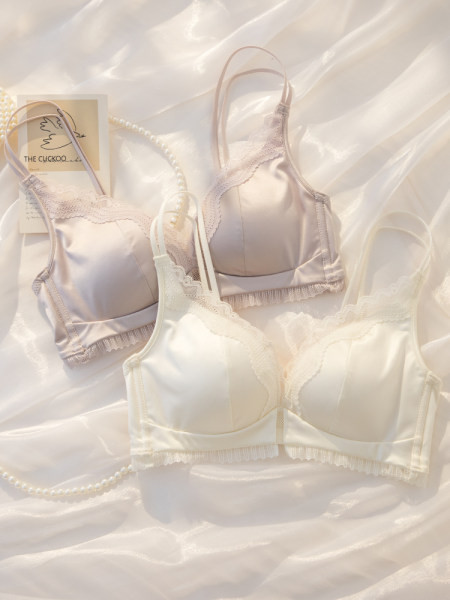 Naiste intiimpesu – pitsrinnahoidja ja kõrge pihaga aluspükste komplekt