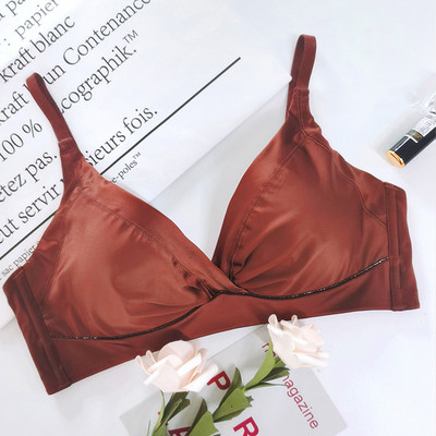 Fényes hatású, háromszög alakú kupa alakú női melltartó