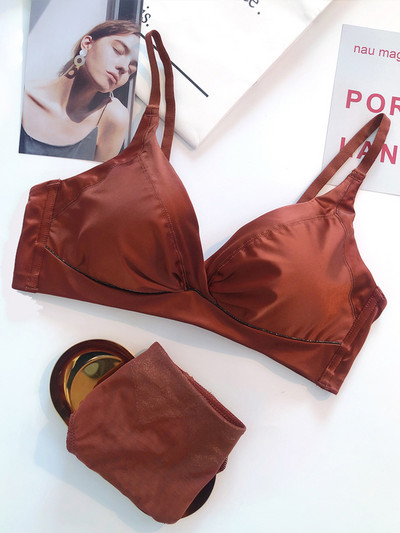 Fényes hatású, háromszög alakú kupa alakú női melltartó