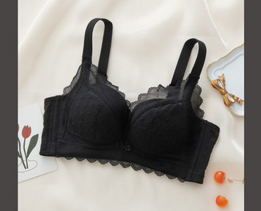 Naujo modelio moteriška liemenėlė su nėriniais ir reguliuojamais petnešėlėmis