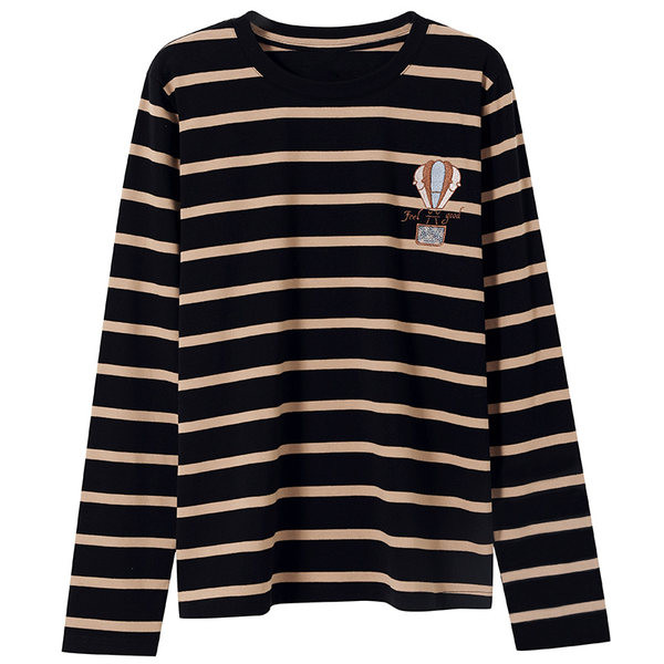 Moteriška dryžuota palaidinė su ovalia iškirpte ir siuvinėjimu