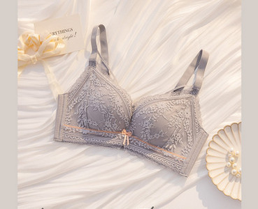 Naiste pitsiga rinnahoidja