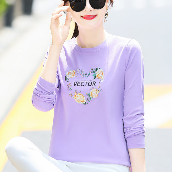 Bluză casual de damă cu inscripție și motive florale