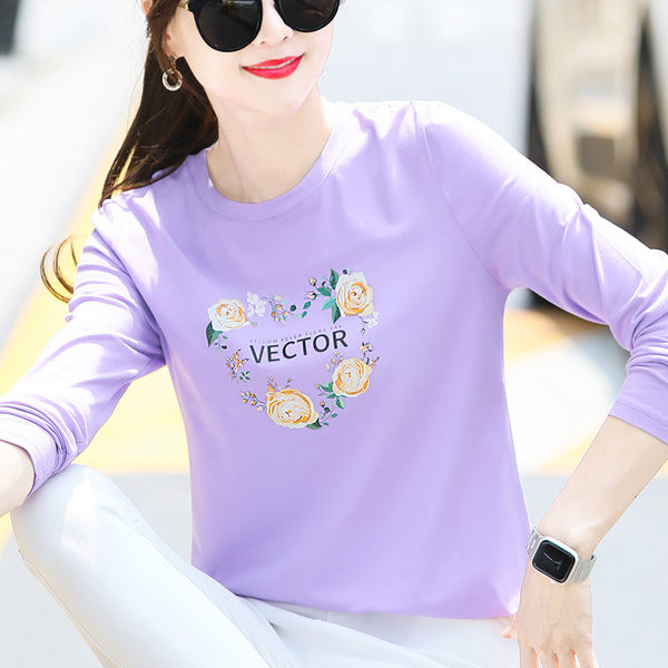 Bluză casual de damă cu inscripție și motive florale