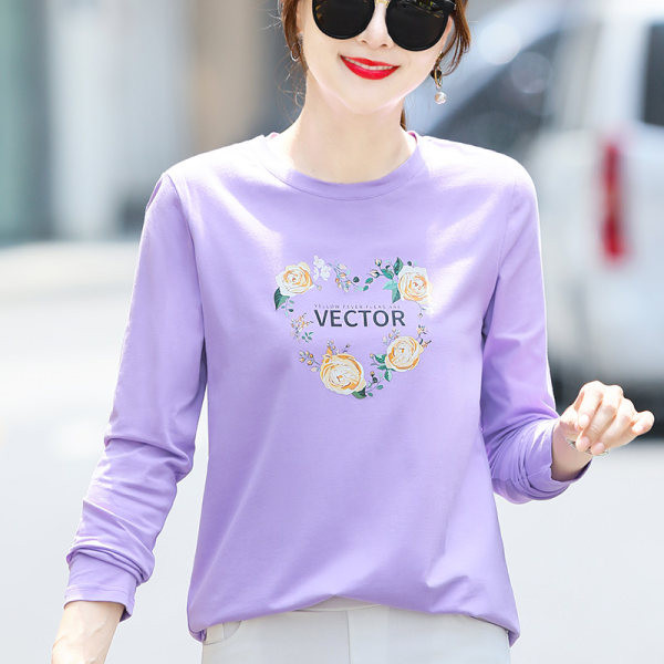 Bluză casual de damă cu inscripție și motive florale