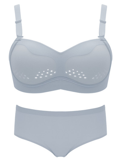 Moteriška liemenėlė iš kvėpuojančios medžiagos ir plačiomis petnešėlėmis