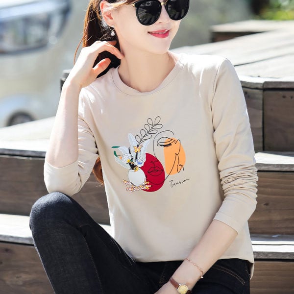 Moteriški marškinėliai ilgomis rankovėmis ir raštu