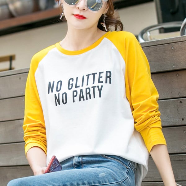 Laisvalaikiška moteriška palaidinė su spausdintu užrašu