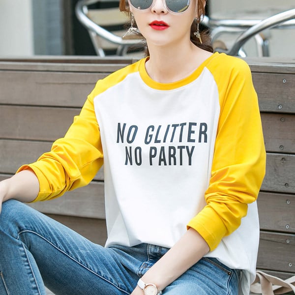 Laisvalaikiška moteriška palaidinė su spausdintu užrašu