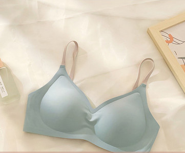 Moteriški besiūliai liemenėlės tipo apatiniai