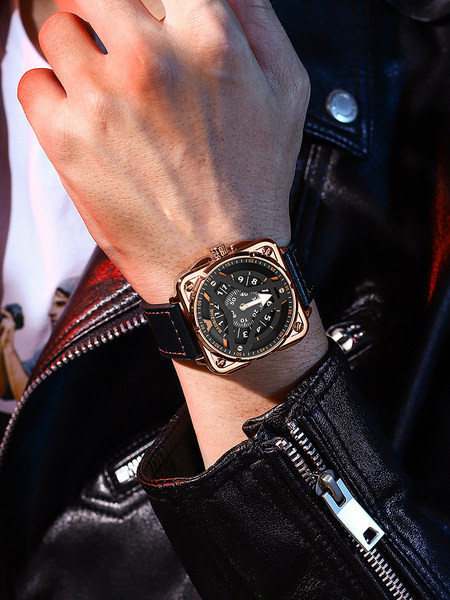 Vandeniui atsparus vyriškas laikrodis su kvadratiniu ciferblatu ir ekologiškos odos apyranke