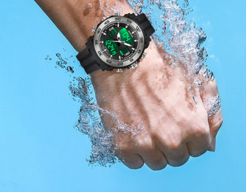 Спортен часовник с гумена каишка и кръгъл циферблат
