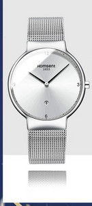 Vyriškas mechaninis laikrodis su metaliniu dirželiu