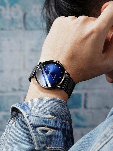 Ceas casual cu cadran rotund - rezistent la apa