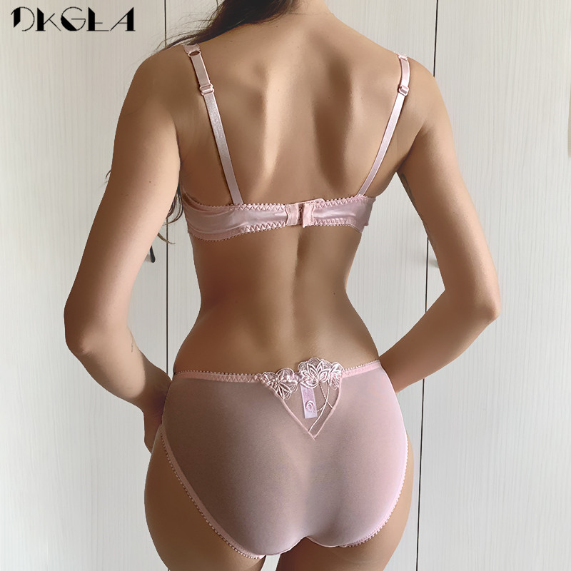 Νέο Fashion Κέντημα Σετ Εσώρουχα Γυναικεία Σουτιέν CD Cup Plus Size Σετ εσώρουχα Σέξι μαύρο διάφανο σουτιέν και εσώρουχα Δαντέλα