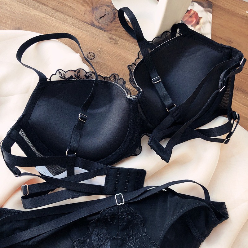 Nagy méretű BCD Cup Thicken Push Up női szexi csipke melltartó és bugyi szett francia hímzésű fehérnemű Hi-Q Hollow Out intim