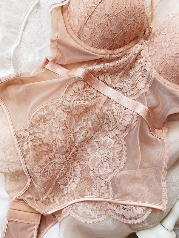 Wriufred Less lenjerie de corp pentru femei adunat sutien îngroșat sexy din dantelă transparentă sling body hollow frumos spate lenjerie set